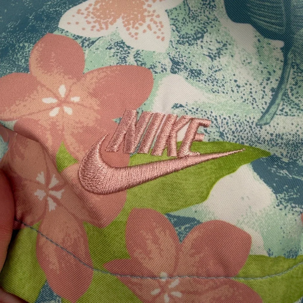Nike Sportswear Mens Tropical Floral Swim Trunks Blue Peach Green Floral XL